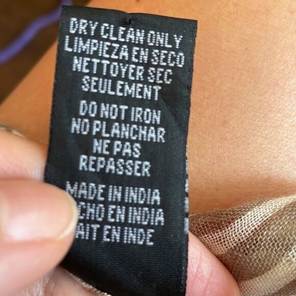 Vivante by VSA cream & tan tropical leaves with red flowers large scarf/wrap - Picture 9 of 9